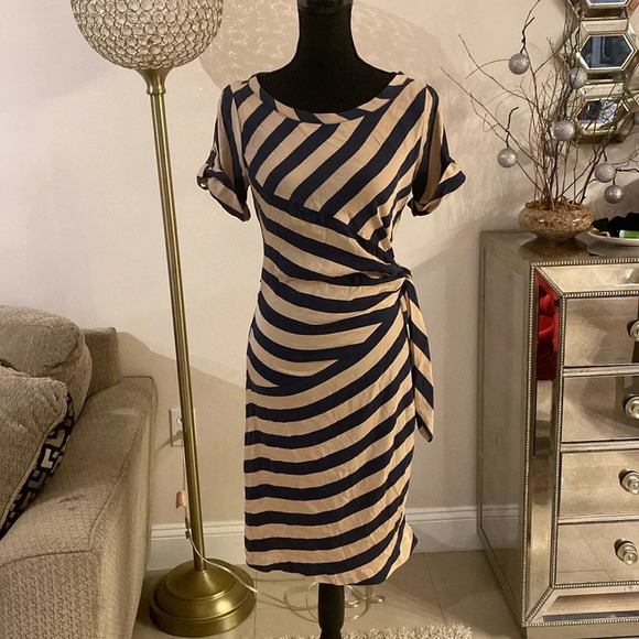 Diane Von Furstenberg silk dress size small - Picture 1 of 5